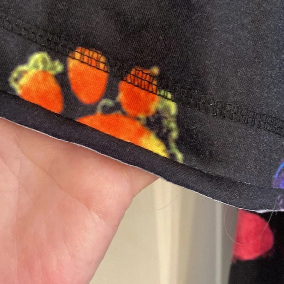 Neon paw print top. - Picture 4 of 5